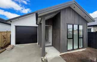 390 Te Taruna Drive, Milldale