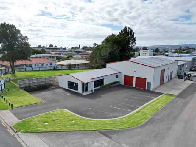 Road Frontage Industrial with Dual Access