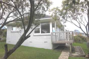 27A Montgomery Avenue, Belmont