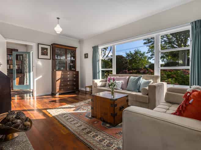 15 Kowhai Grove, Waikanae