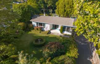 15 Kowhai Grove, Waikanae