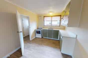 42 Terry Crescent, Milson