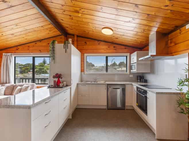 25 Herekawe Drive, Spotswood