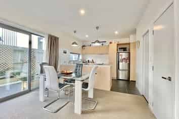 9/7 Handyside Street, Tawa