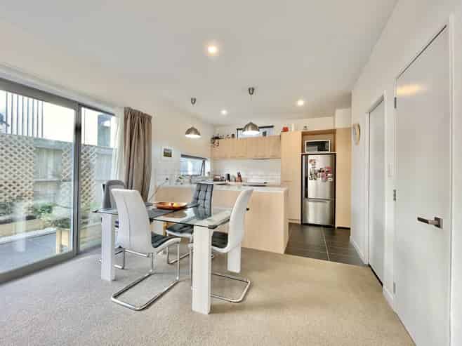 9/7 Handyside Street, Tawa