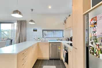 9/7 Handyside Street, Tawa