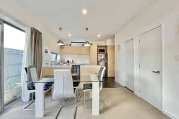 9/7 Handyside Street, Tawa