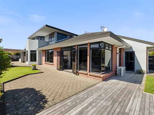 16 Karina Road, Merrilands