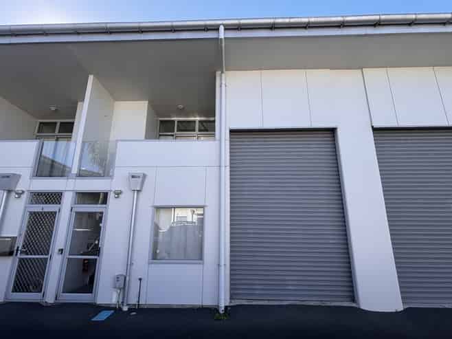High-stud industrial unit in the heart of Kumeu