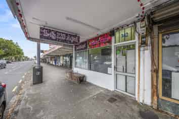Bite size freehold in Papatoetoe town centre