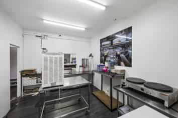 Bite size freehold in Papatoetoe town centre