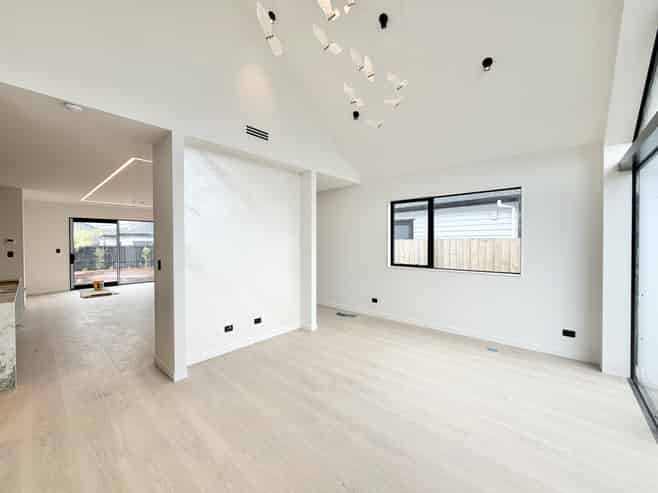 9 Tipu Crescent, Milldale