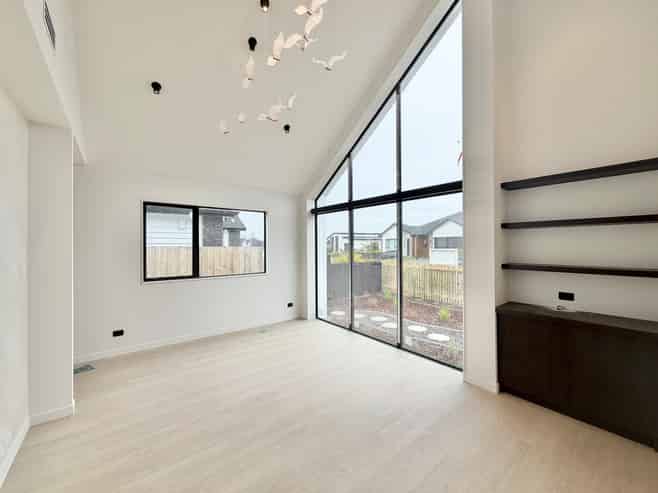 9 Tipu Crescent, Milldale