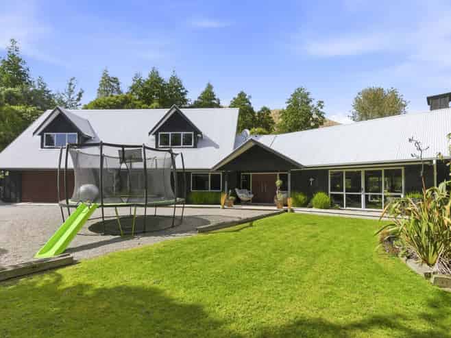 132 Maui Pomare Road, Nikau Valley