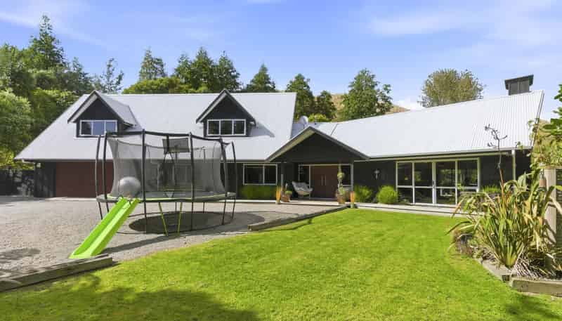 132 Maui Pomare Road, Nikau Valley