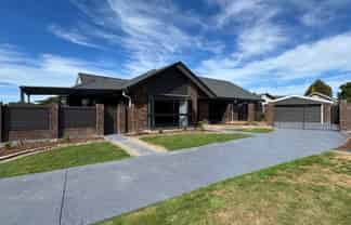 2 Pyatt Place, Redwood