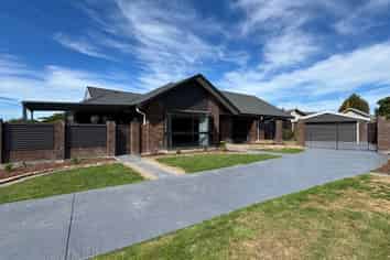 2 Pyatt Place, Redwood