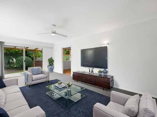 964B River Road, Queenwood