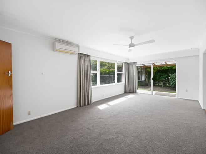 964B River Road, Queenwood