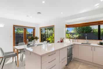 8A Nottingham Avenue, HALSWELL