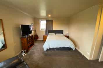 6 Doon Street, Mosgiel