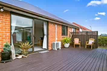 6 Doon Street, Mosgiel