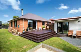 6 Doon Street, Mosgiel