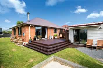 6 Doon Street, Mosgiel