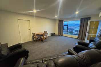 8B Earnslaw Terrace, Queenstown