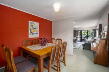 35 Chilton Drive, Paraparaumu