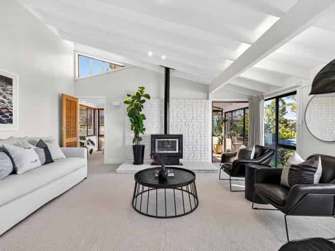 9 Harvey Road, Bluff Hill