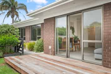 2/38 Miltonia Avenue, Te Atatu South