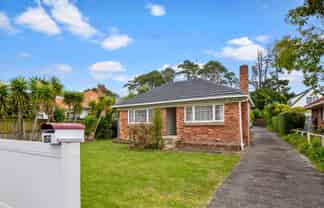 137 Portage Road, New Lynn