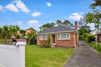 137 Portage Road, New Lynn