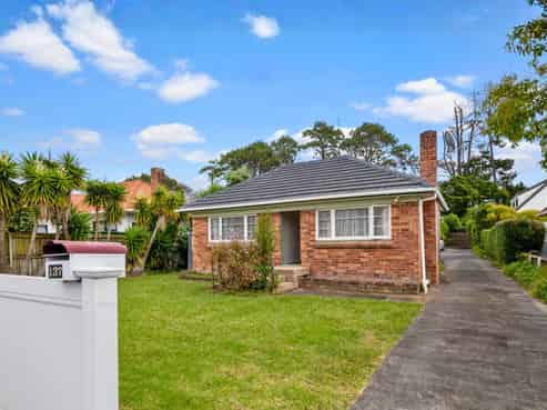 137 Portage Road, New Lynn