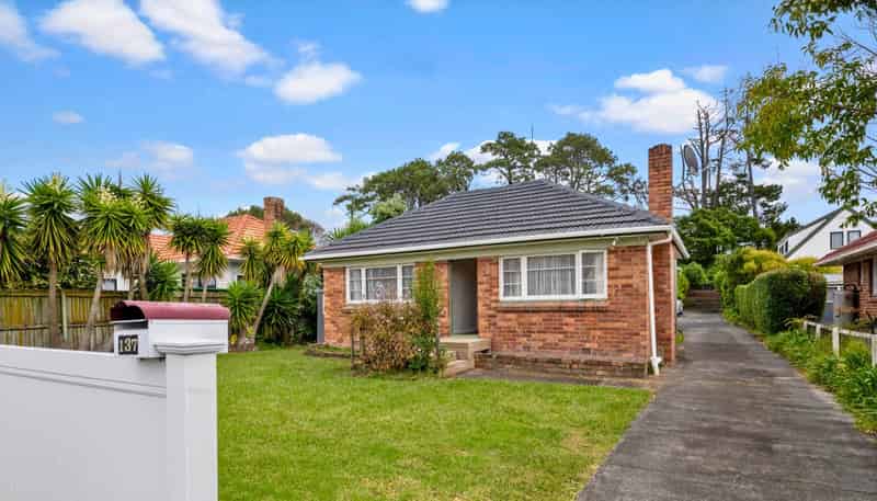 137 Portage Road, New Lynn