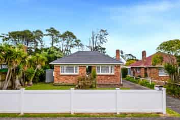 137 Portage Road, New Lynn