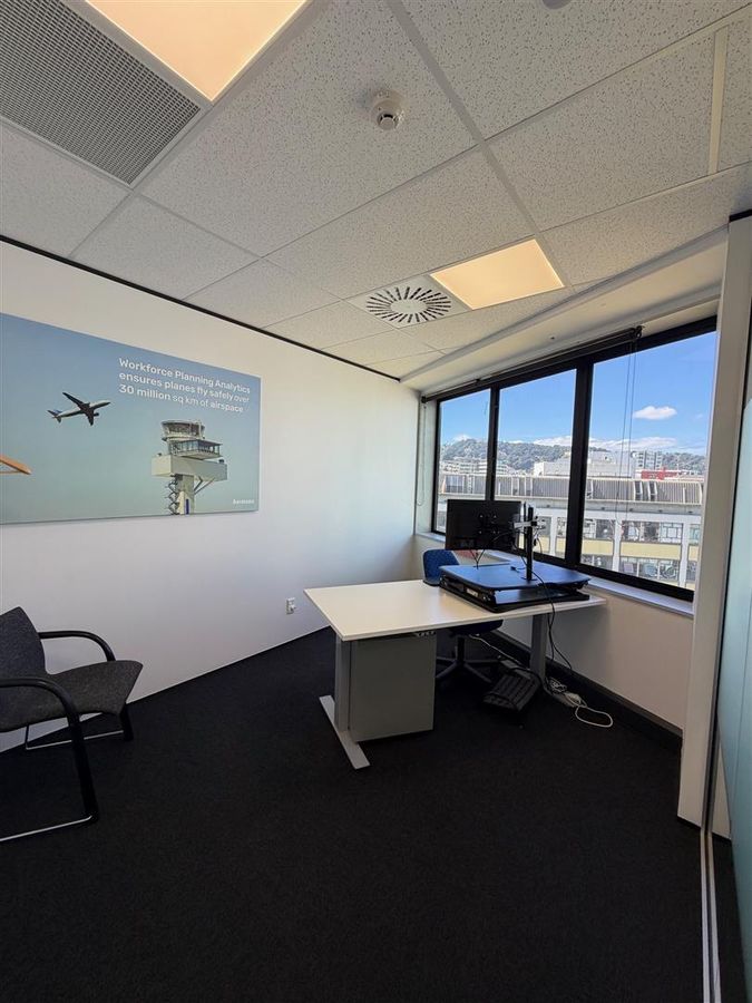 Newly Listed Bright Office Suite - Ansicht 3