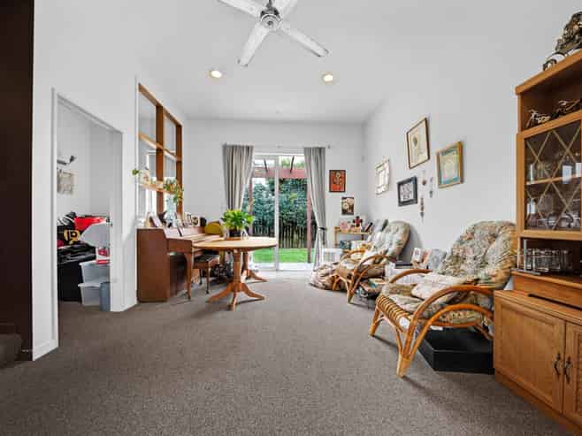 274 Royal Road, Massey