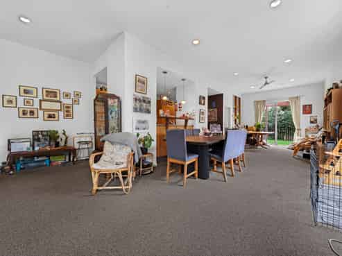 274 Royal Road, Massey