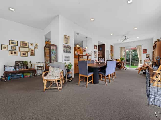 274 Royal Road, Massey