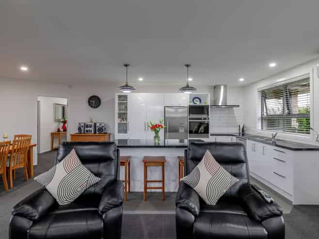 1 Long Melford Road, Awapuni