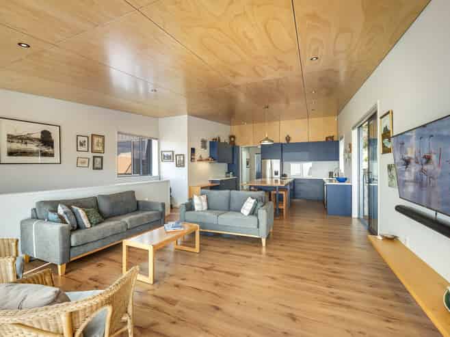 4 Leach Place, Enner Glynn