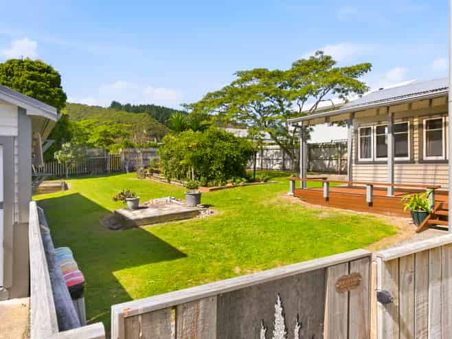 42 Hinemoa Street, Paraparaumu