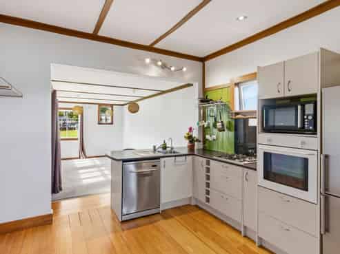 42 Hinemoa Street, Paraparaumu