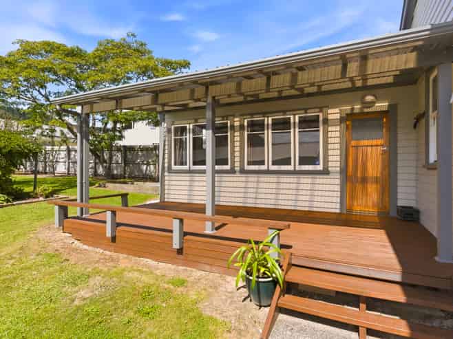 42 Hinemoa Street, Paraparaumu