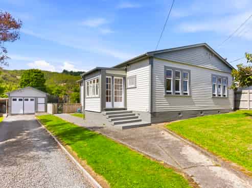 42 Hinemoa Street, Paraparaumu