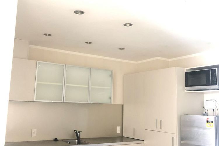 Sunny fourth Floor Apartment on the CBD's Fringe - Vista 5