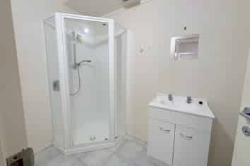 AFFORDABLE 77M² UPSTAIRS SPACE FOR LEASE
