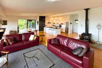 53 Nyhane Drive, Takaka